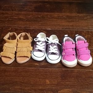 Girl size 5 shoes 3 pair